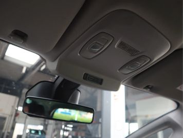 Car image 40