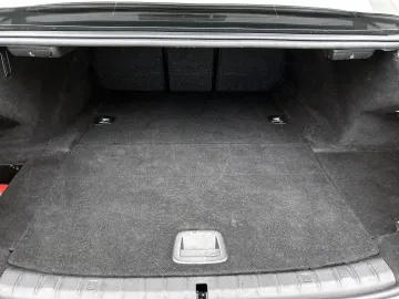 Car image 34