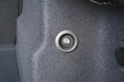 Car image 34