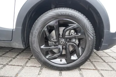 Car image 29