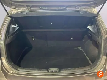 Car image 28