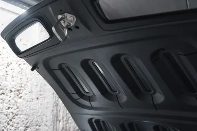 Car image 47
