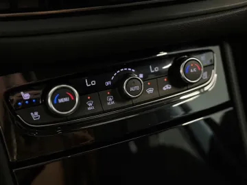 Car image 29