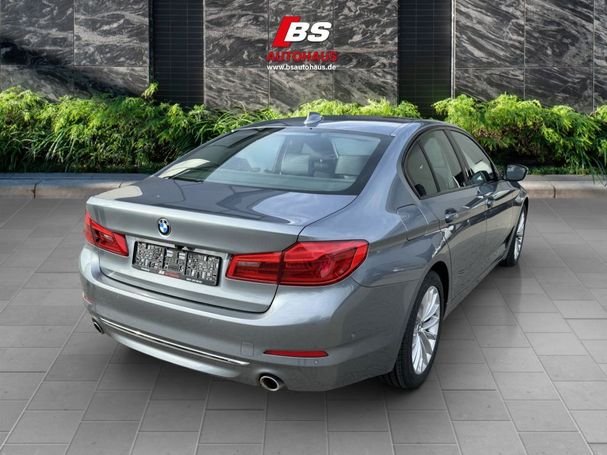 BMW 520d xDrive Luxury Line 140 kW image number 10