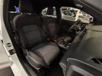 Car image 34