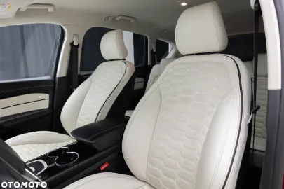 Car image 40