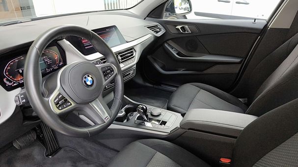 BMW 118i Advantage 100 kW image number 17