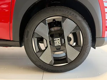 Car image 25