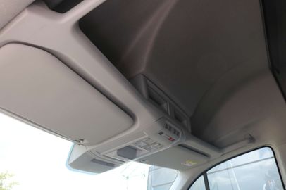 Car image 37