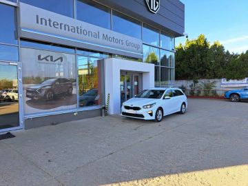Car image 28
