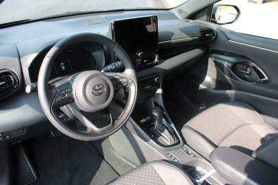 Car image 10