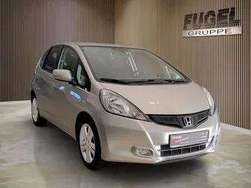 Car image 30