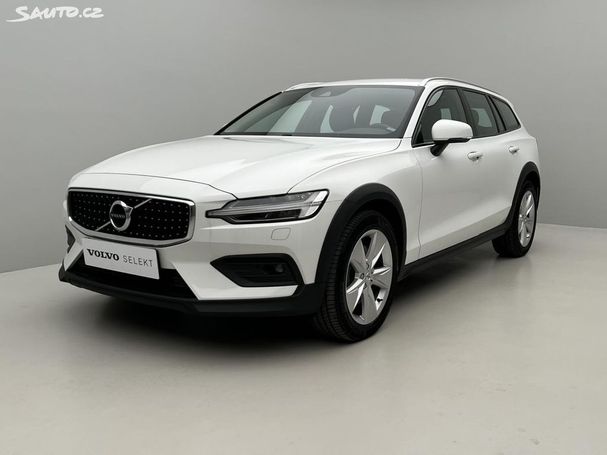 Volvo V60 Cross Country B4 AWD 145 kW image number 1