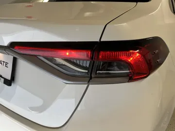 Car image 28