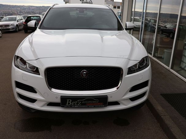 Jaguar F-Pace AWD Portfolio 184 kW image number 3