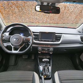 Car image 17