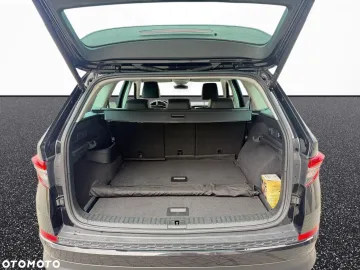 Car image 34
