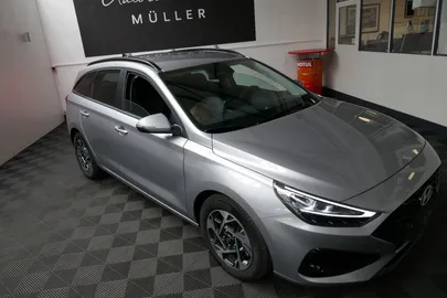 Car image 32