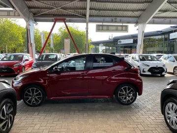Car image 5
