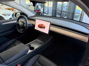 Car image 30