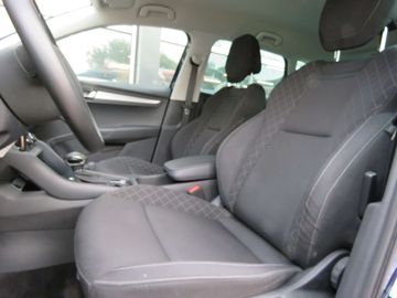 Car image 32