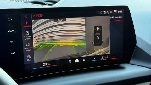 Car image 33