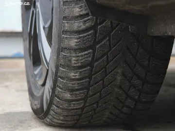 Car image 35