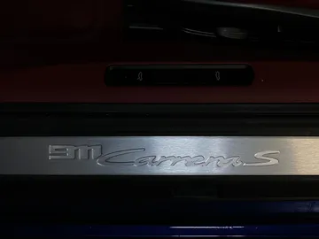 Car image 30