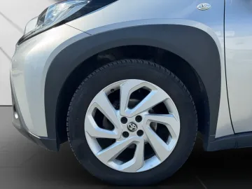Car image 21