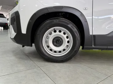 Car image 31