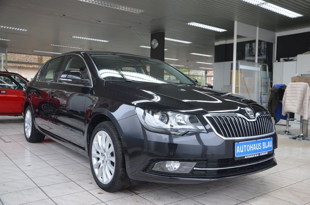 Skoda Superb 2.0 TDI DSG Exclusive 103 kW image number 2