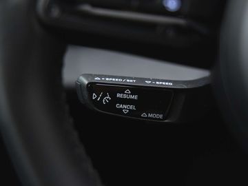 Car image 32