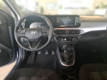 Car image 10