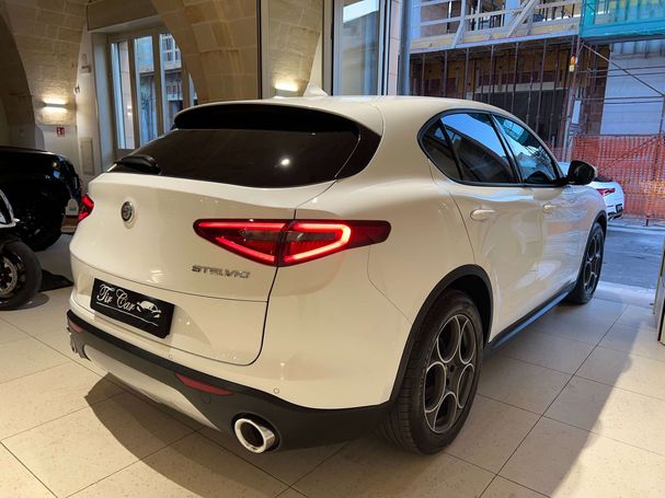 Alfa Romeo Stelvio 2.2 118 kW image number 4