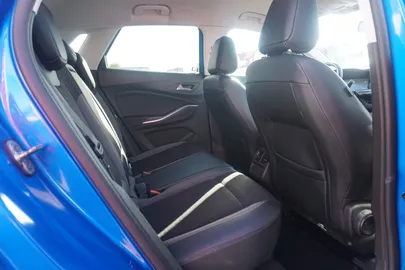 Car image 35