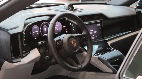 Car image 5
