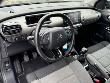 Car image 30