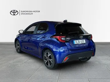 Car image 3