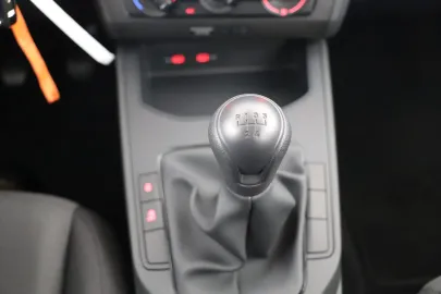 Car image 23