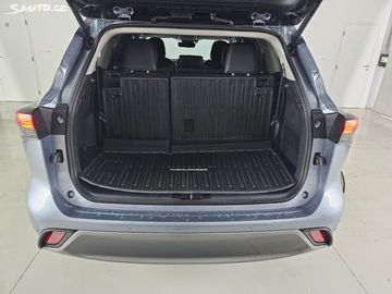 Car image 30