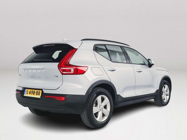 Volvo XC40 T2 Core Momentum 95 kW image number 3