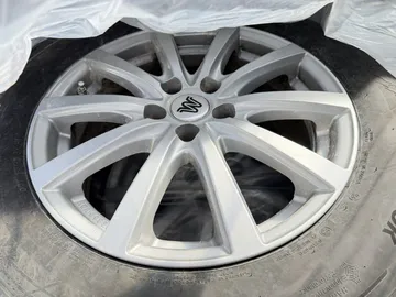 Car image 27