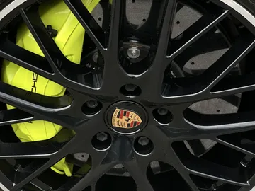 Car image 28