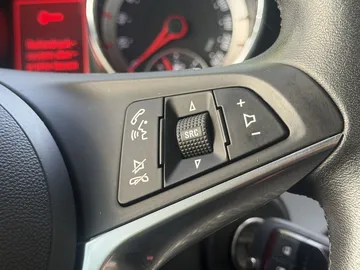 Car image 32