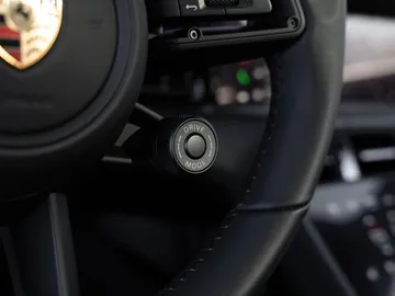 Car image 32