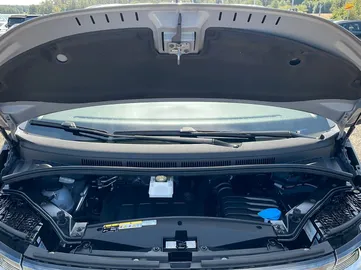 Car image 27