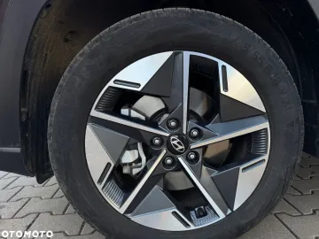 Car image 32