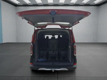 Car image 27
