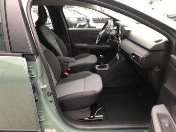 Car image 11