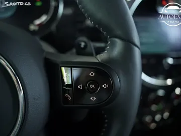 Car image 37